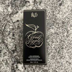 Kat Von D Foundation MEDIUM 033